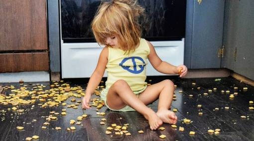 Tots-8-annoying-but-important-toddler-habits1